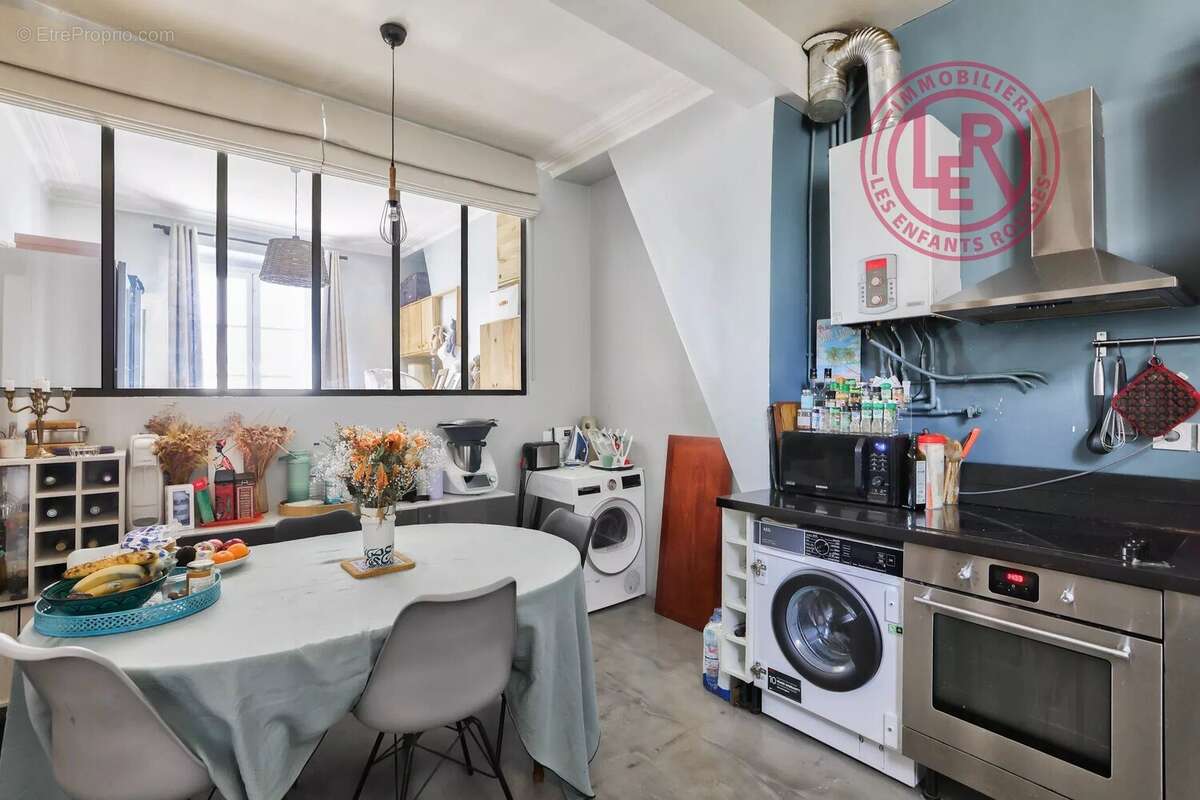 Appartement à PARIS-10E