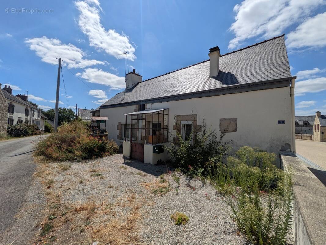 Maison à BIEUZY