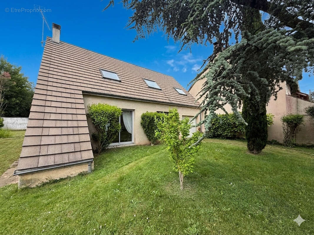 Maison à PUSSAY