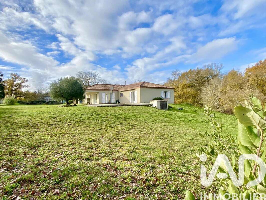 Maison 159 m² à Saint-Vincent-De-Lamontjoie  - photo 2