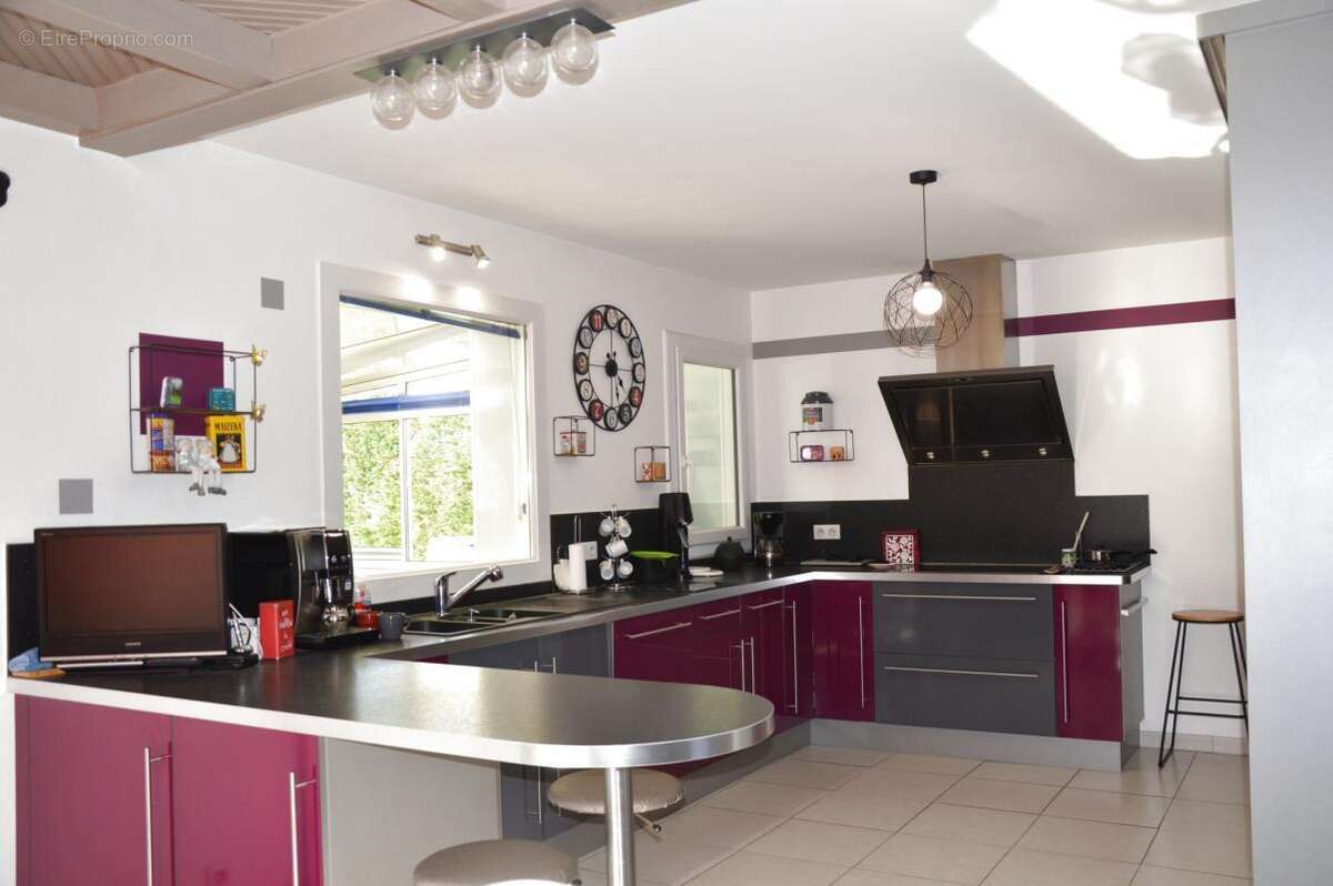 Maison à SAINT-GEORGES-DE-POINTINDOUX