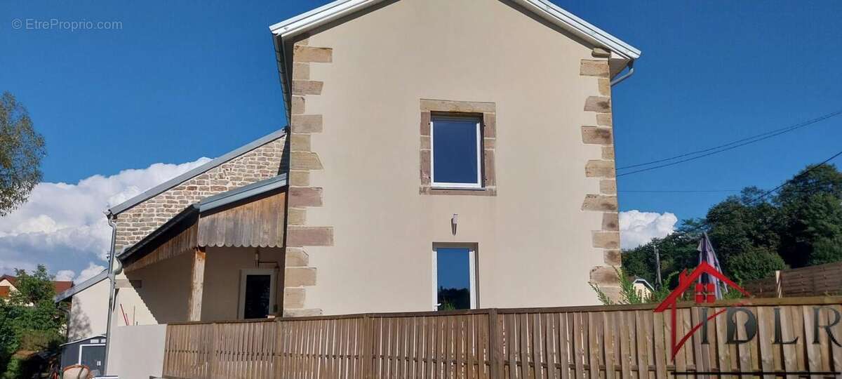 Maison à FOUGEROLLES