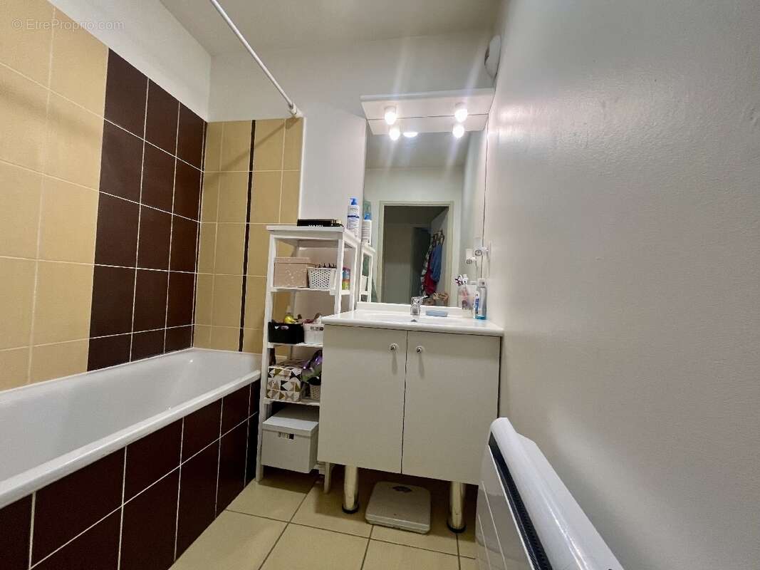 Appartement à PORT-EN-BESSIN-HUPPAIN