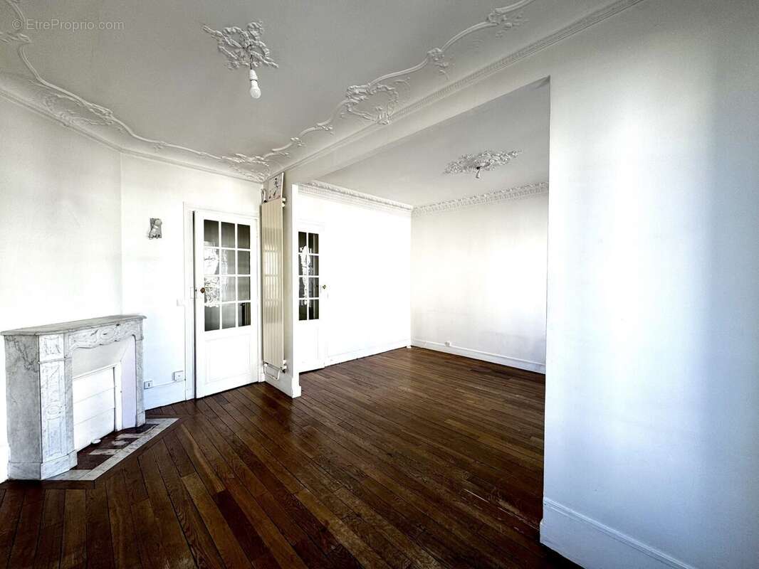 Appartement à SURESNES