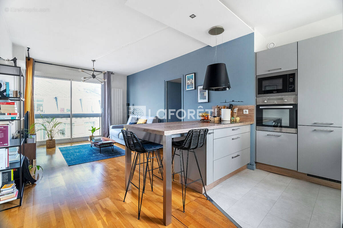 Appartement à PARIS-17E