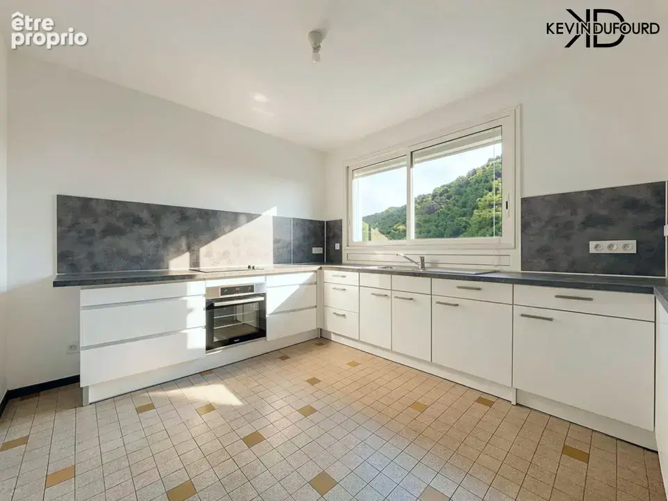 Maison 6 pièces 105 m² à vendre à Vals-Les-Bains (07600) - photo 3
