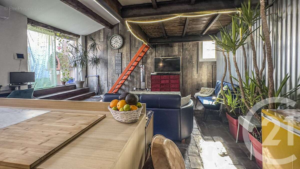 Appartement à MARSEILLE-4E