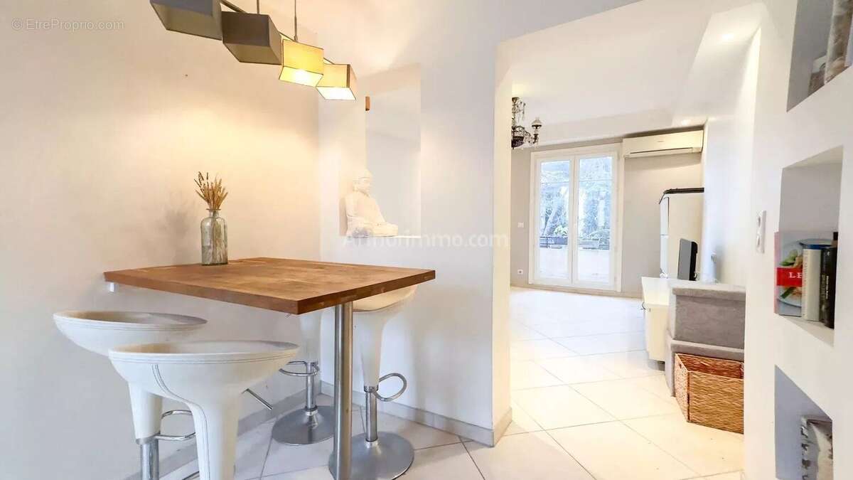 Appartement à VILLENEUVE-LOUBET