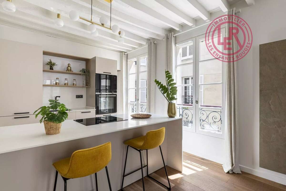 Appartement à PARIS-3E