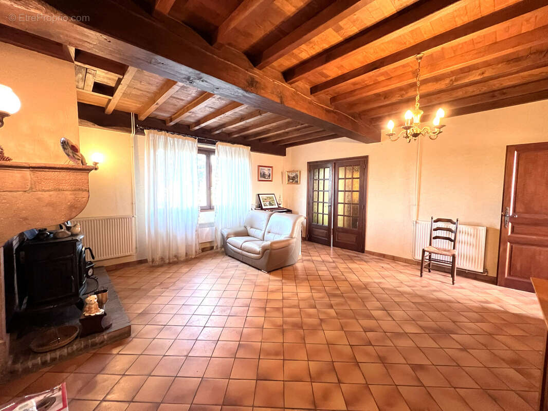 Maison à MEZERIAT