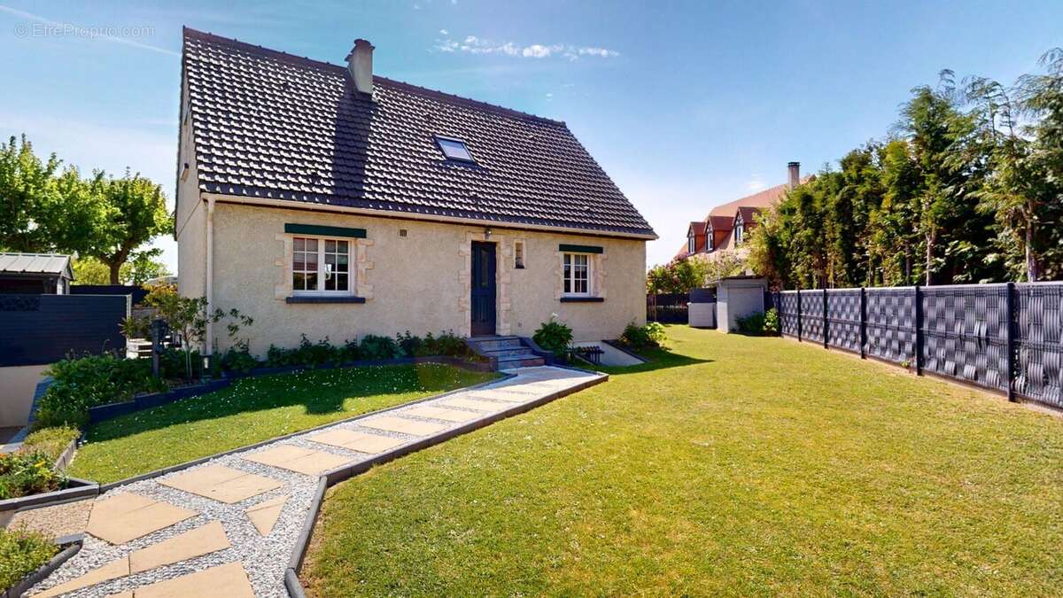 Maison à HERMANVILLE-SUR-MER