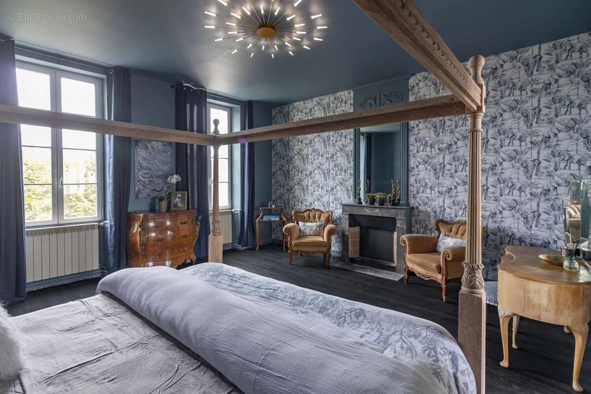 Château d’Exception avec Dépendances, Piscine et Jardin Paysager – Proche de St Jean d’Angély - photo 9