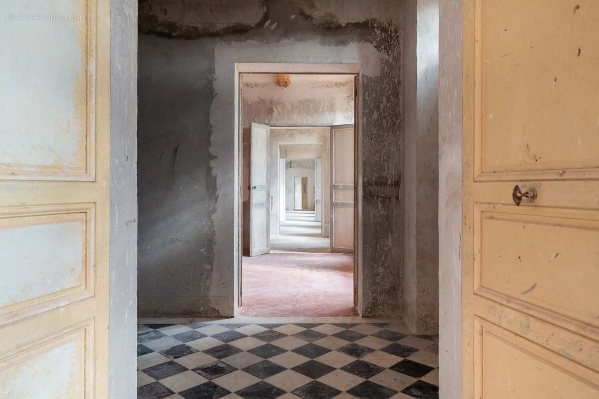 Maison à FOX-AMPHOUX