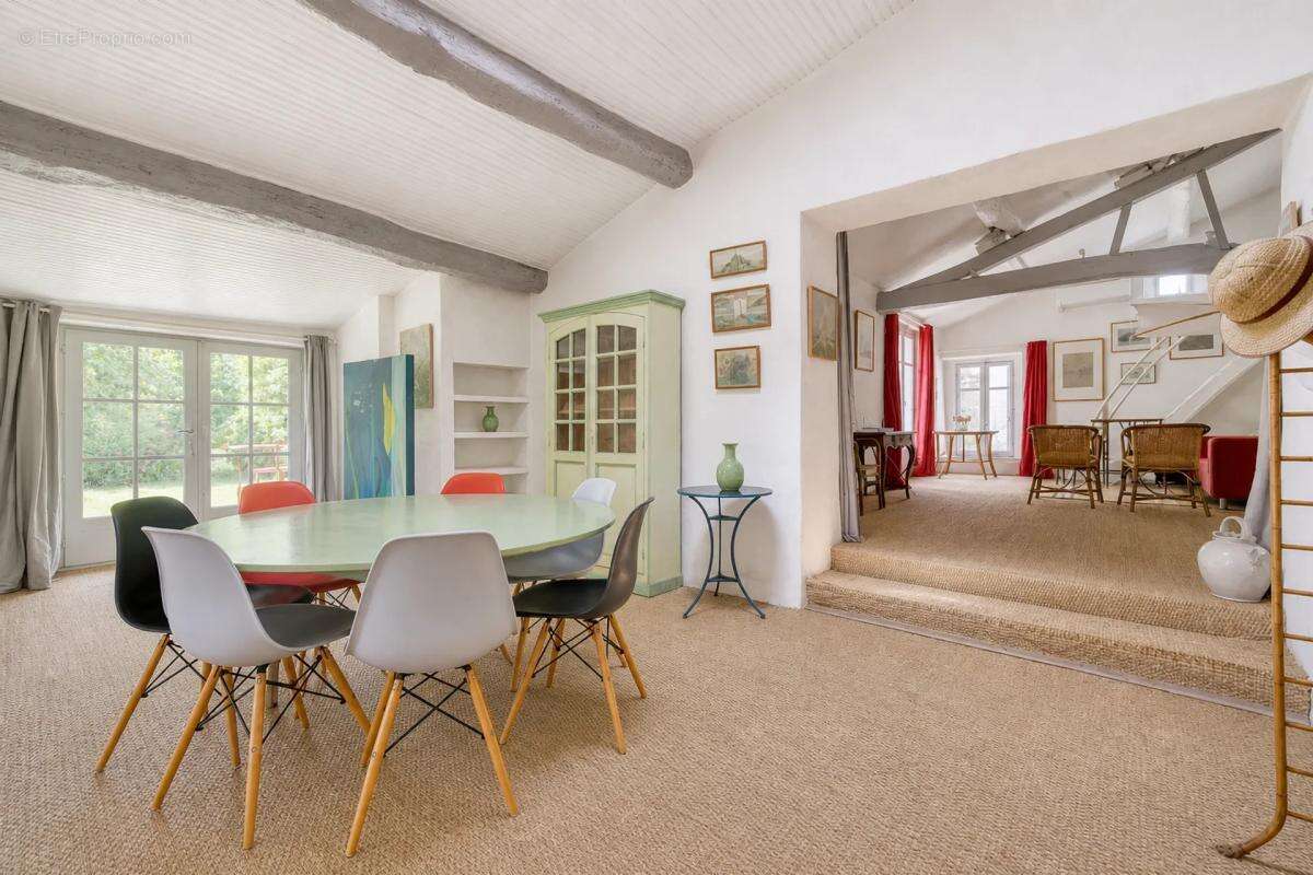 Maison de 8 pièces de 270 m² à Sainte-Gemme - photo 25