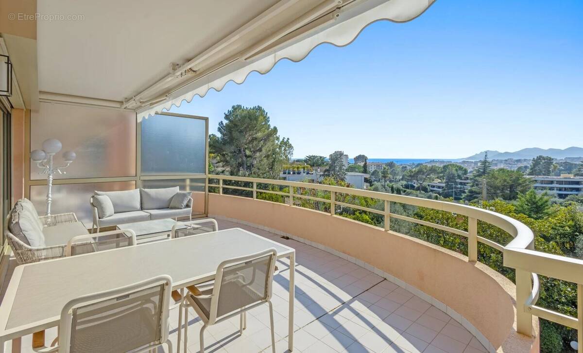 Appartement à LE CANNET