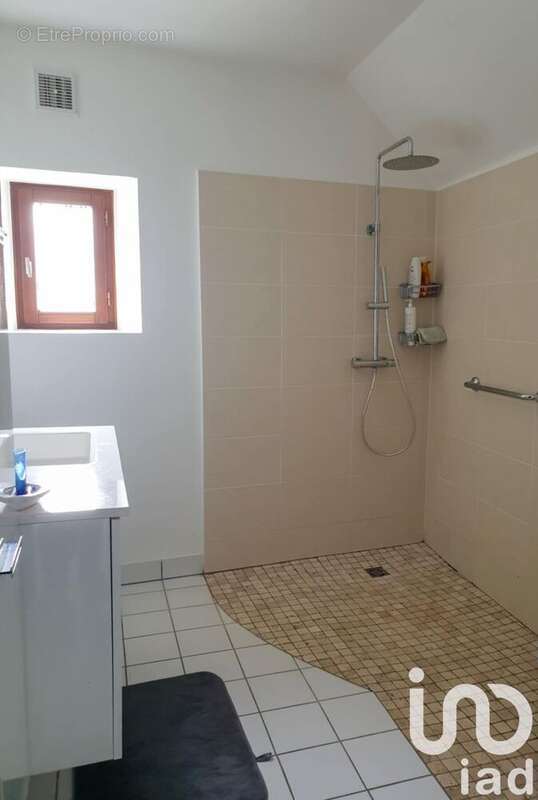 Photo 9 - Maison à LES ORMES