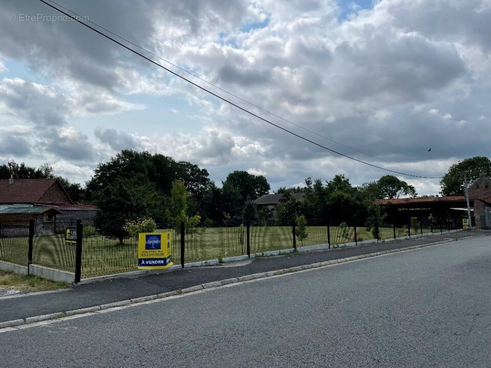 Terrain à BUGNICOURT