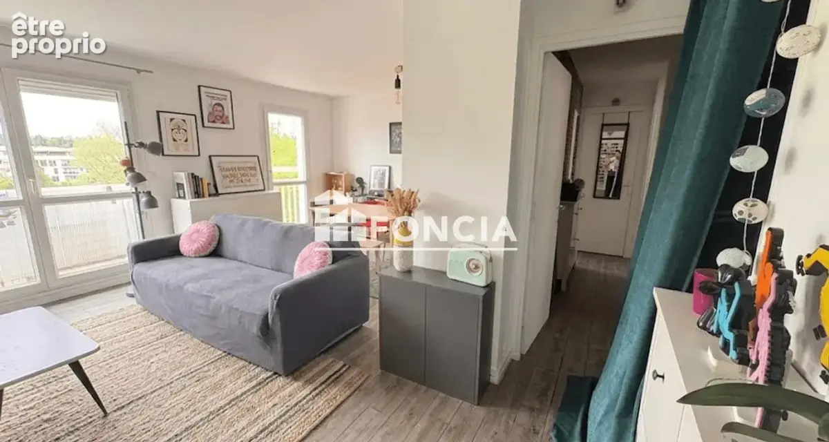 Appartement à FRESNES