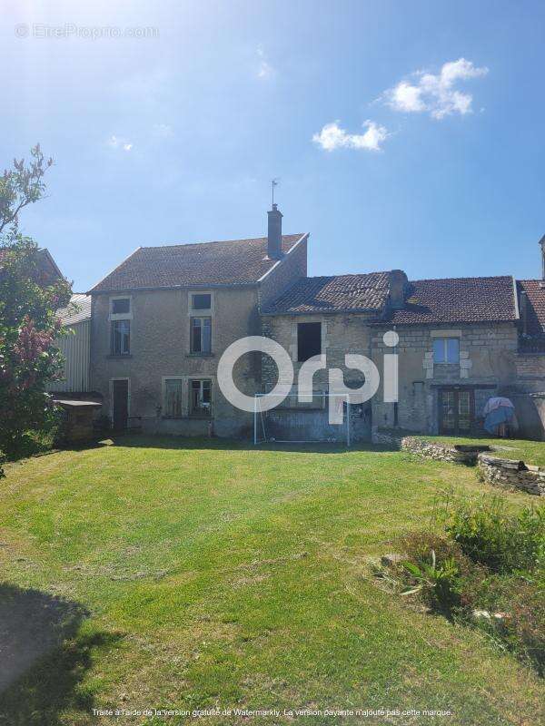 Maison à ROCHES-BETTAINCOURT