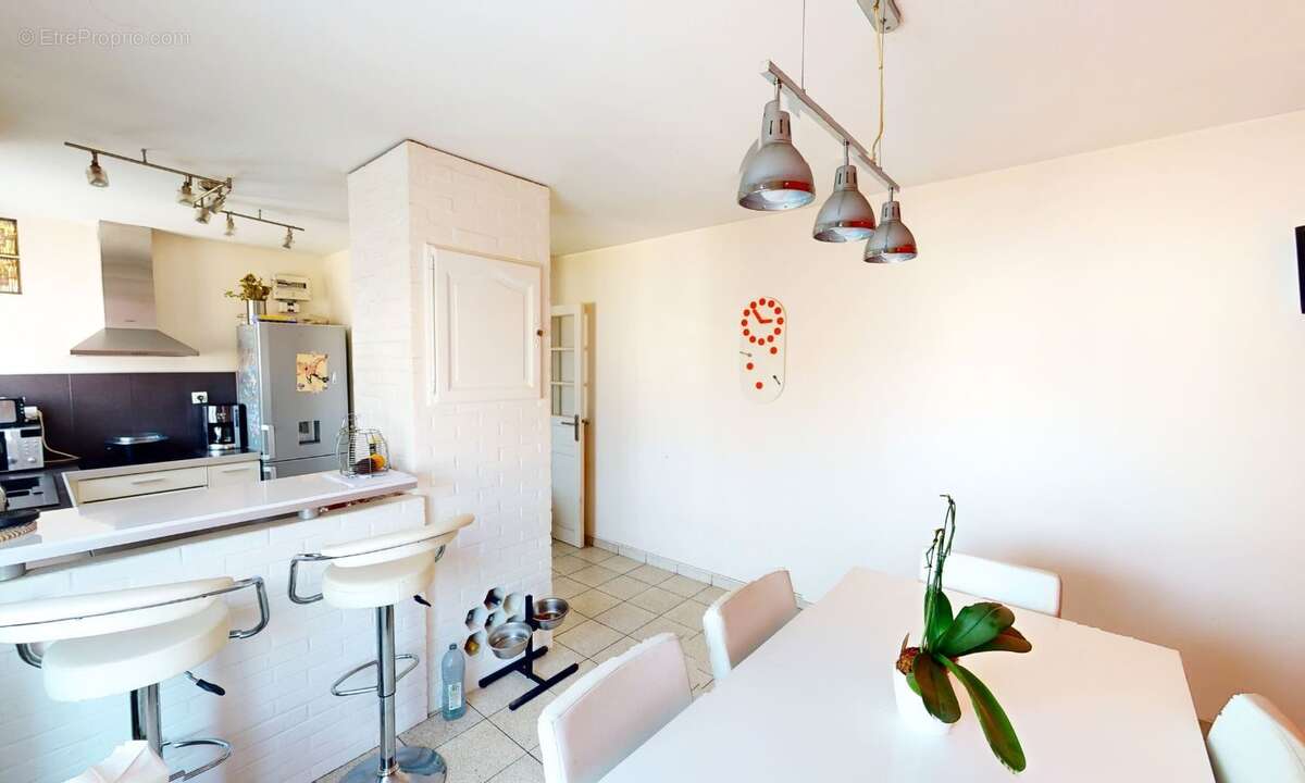 Appartement à SAINT-JEAN-DE-LA-RUELLE