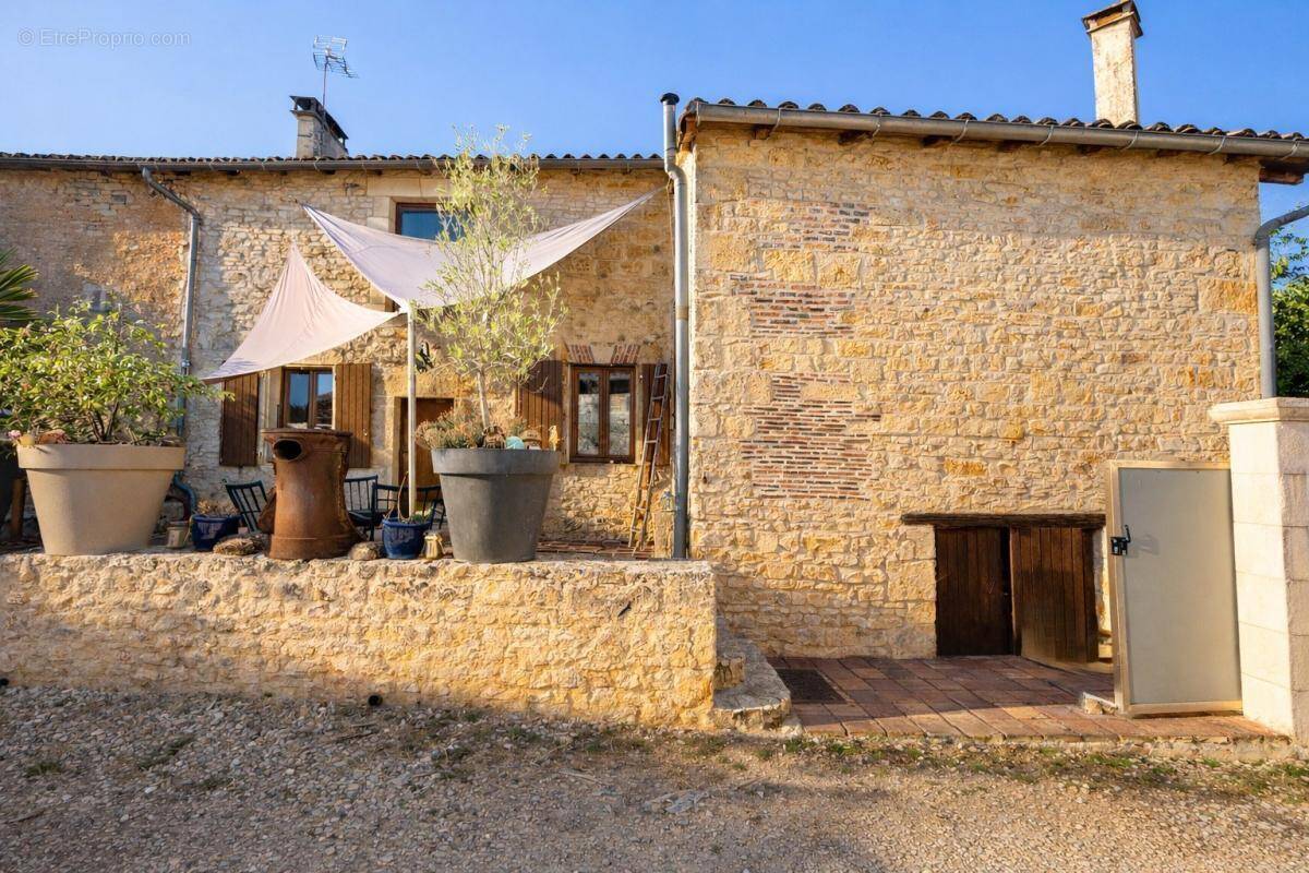 Maison à VENTOUSE