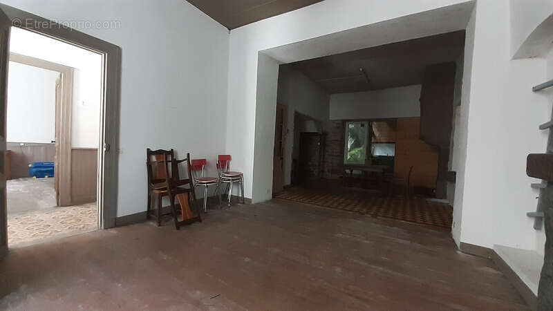 Appartement à EAUX-BONNES