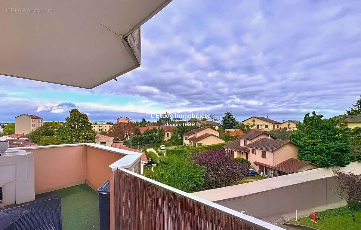 Appartement à SATHONAY-CAMP