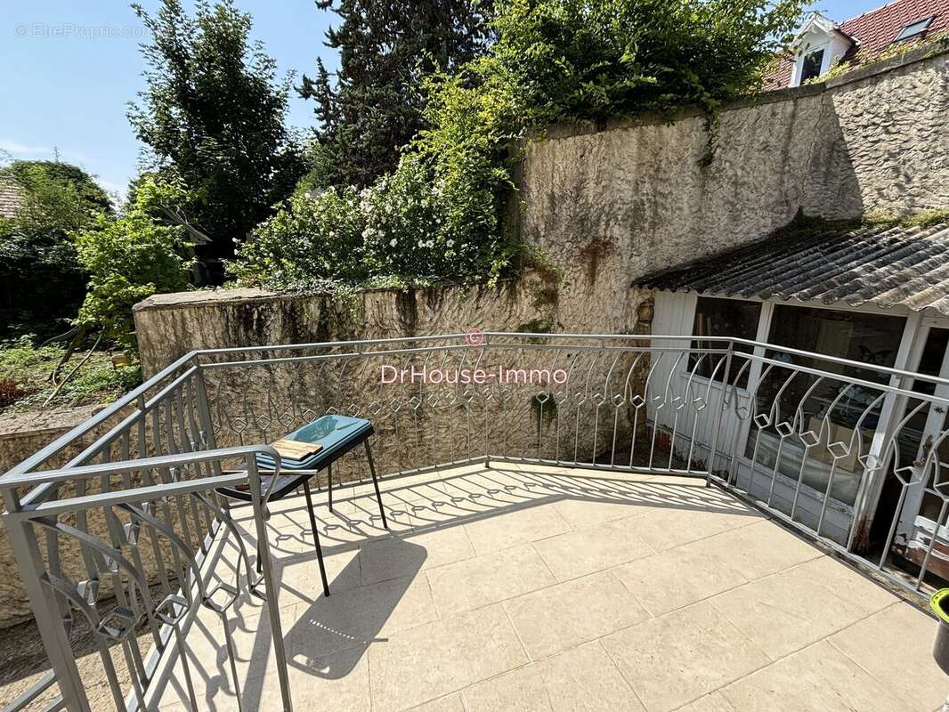 Maison à GAILLON-SUR-MONTCIENT