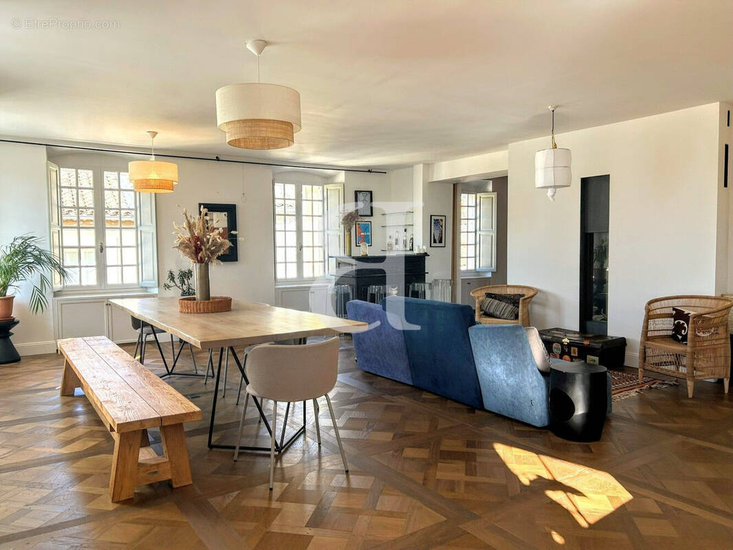 Appartement à L'ISLE-SUR-LA-SORGUE