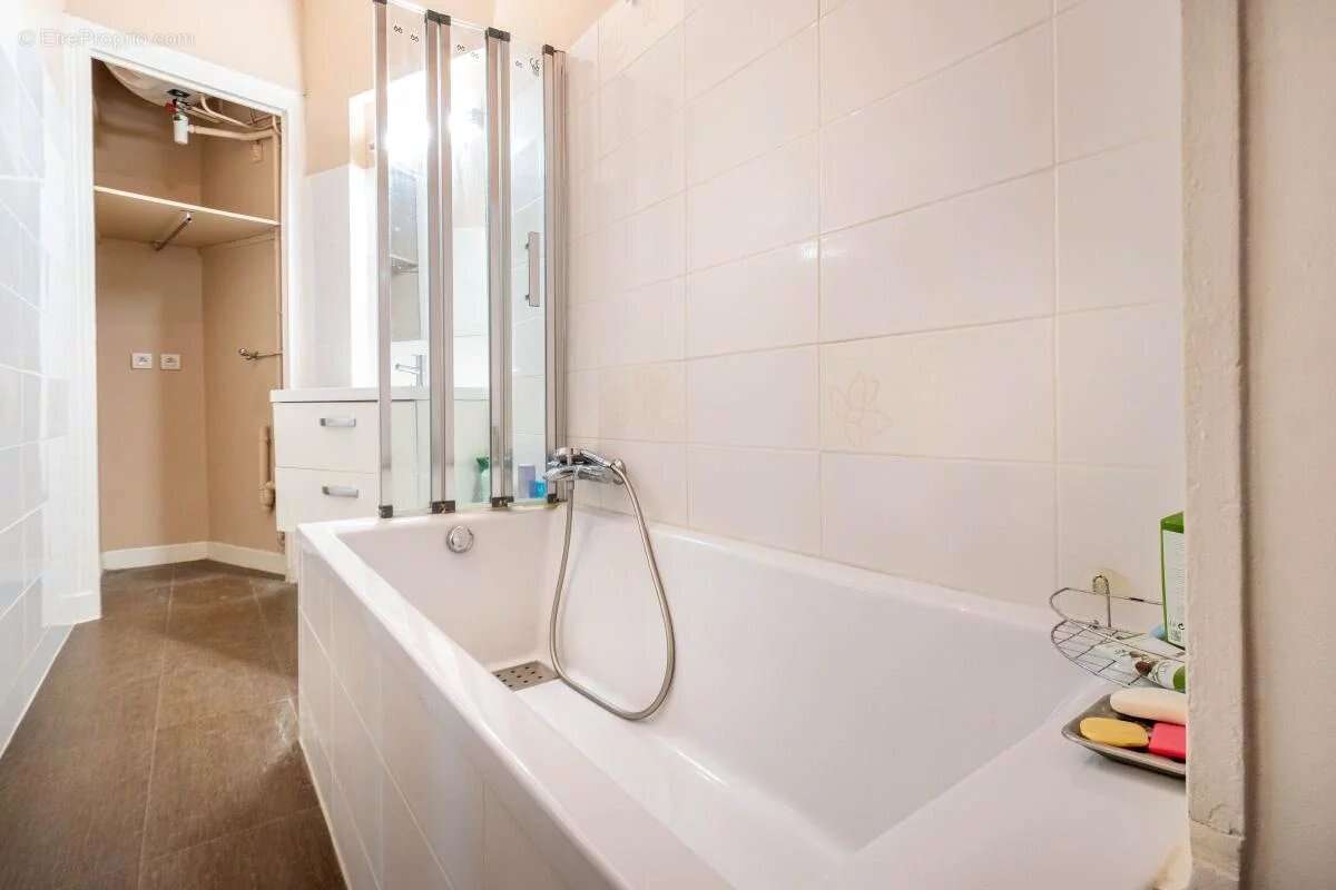 Appartement à PARIS-11E