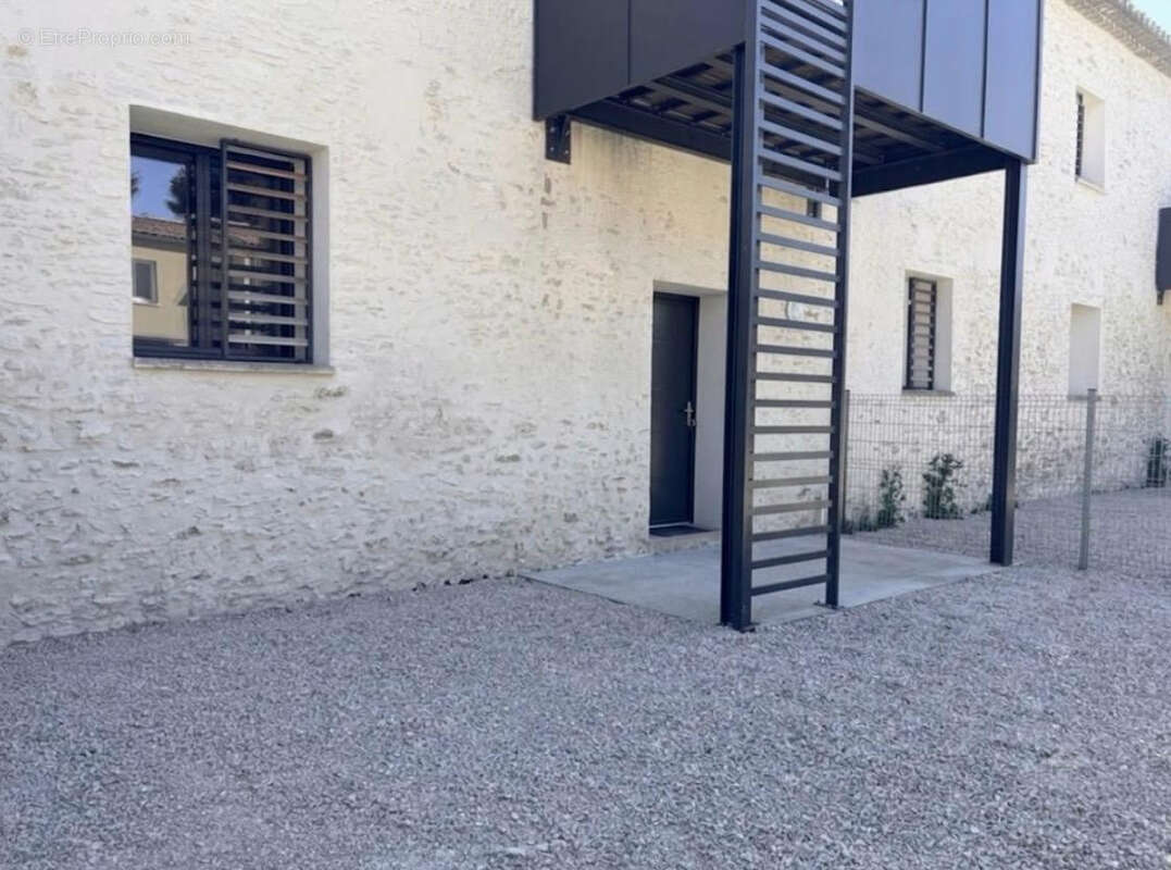Appartement à L'ISLE-SUR-LA-SORGUE