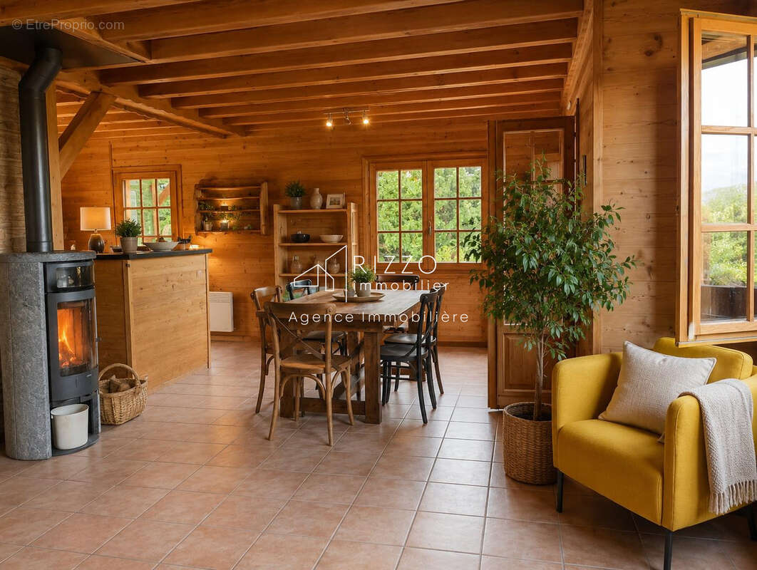 Maison à CESSY