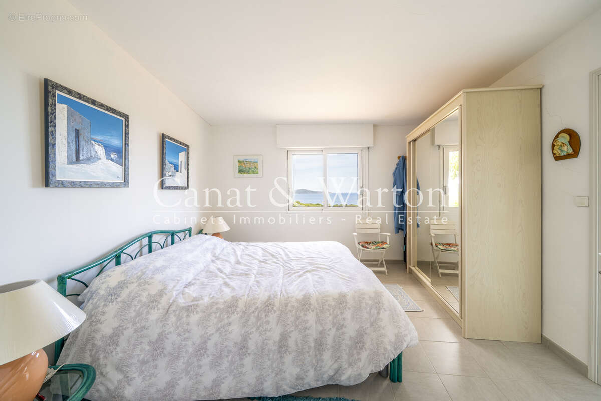 À 500 m de la plage de cavalaire: villa avec vue mer & piscine - photo 9