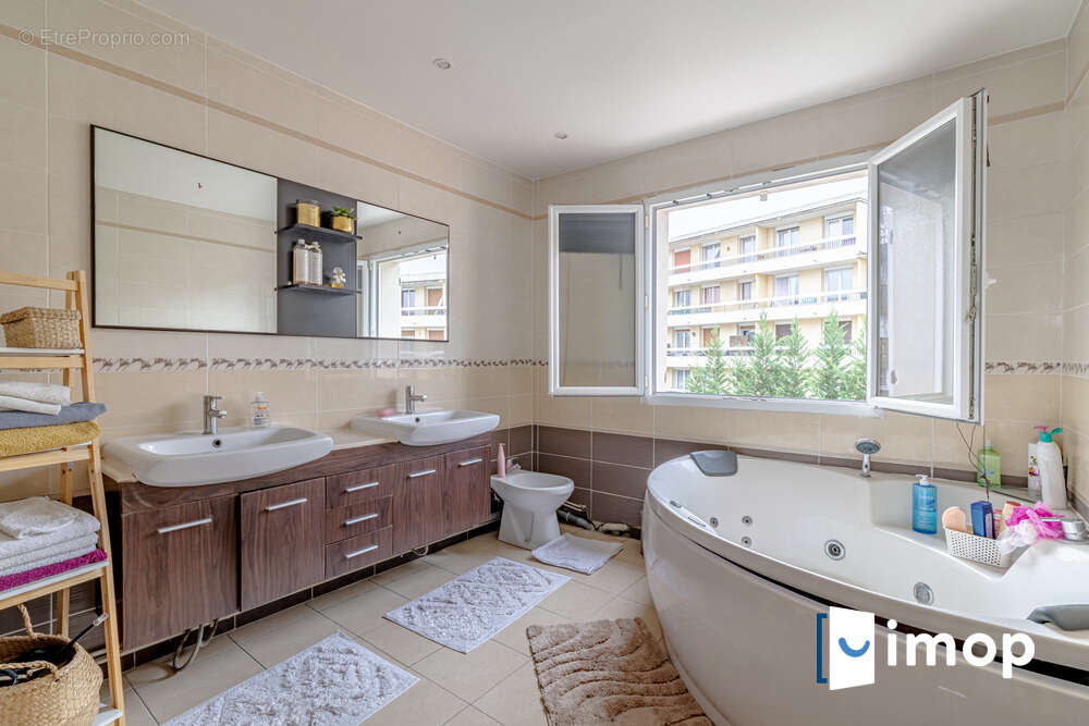 Maison à LIVRY-GARGAN