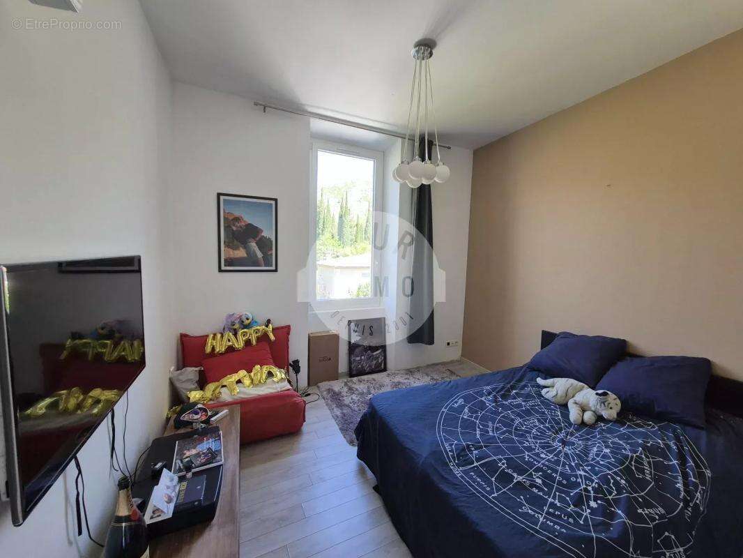 Appartement à ROQUEVAIRE