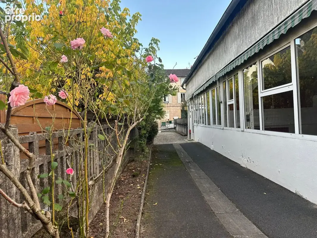 Commerce 376 m² à Brive-La-Gaillarde  - photo 2