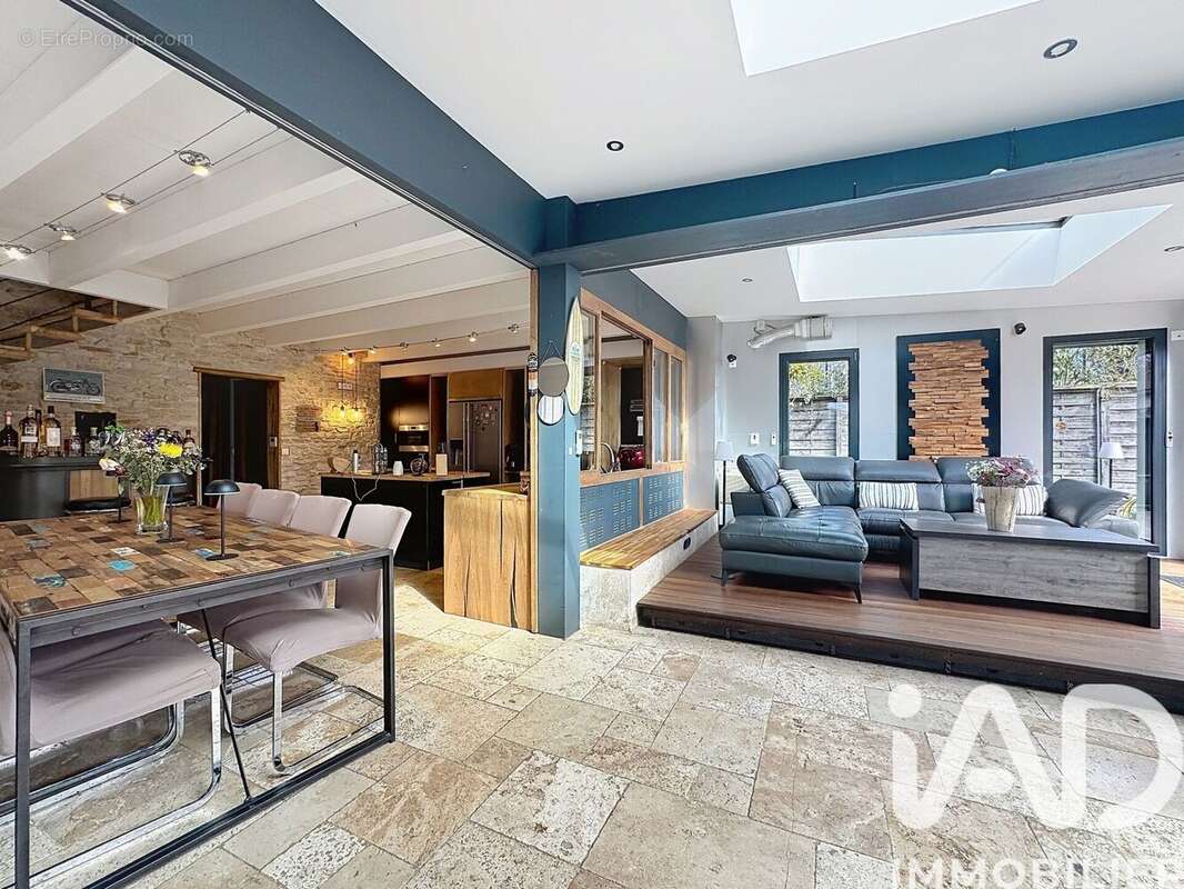 Photo 2 - Maison à VERINES