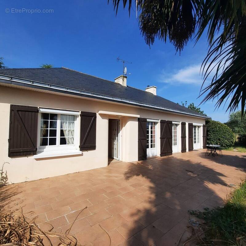 Maison à SAINT-ETIENNE-DE-MONTLUC
