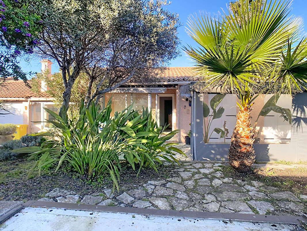 Maison à CHATEAUNEUF-LES-MARTIGUES