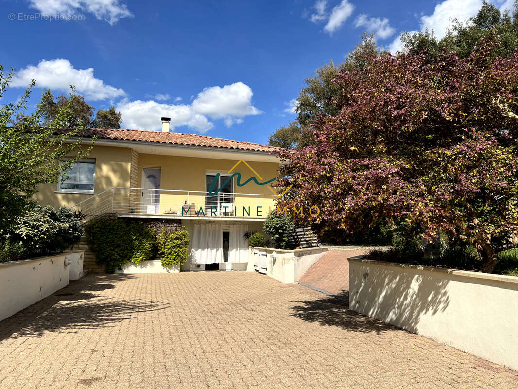 Maison à FOURQUES-SUR-GARONNE