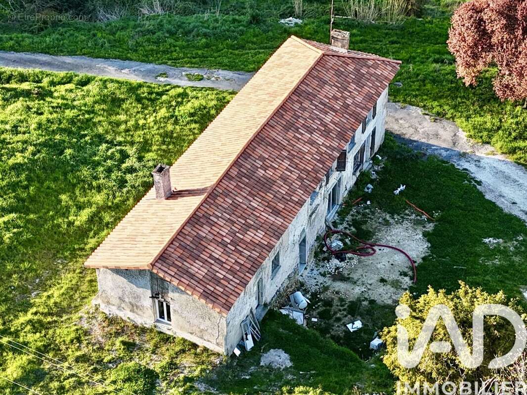 Maison 152 m² à Nanteuil-Auriac-De-Bourzac  - photo 6