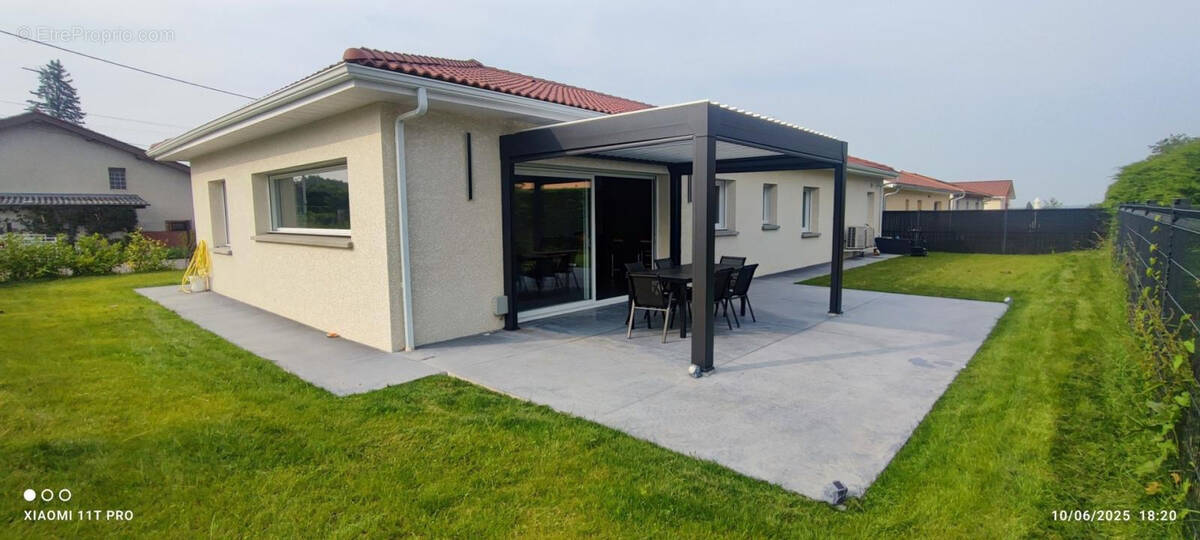 Maison à MONTREVEL-EN-BRESSE