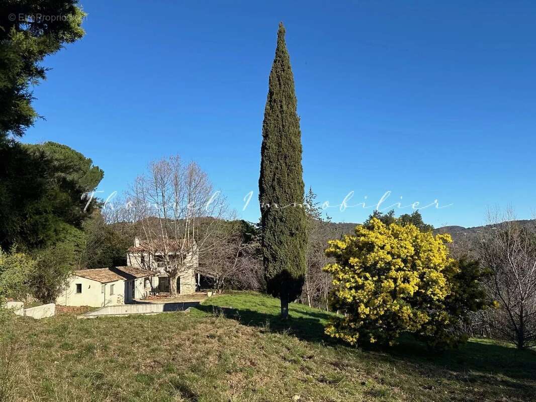 Maison à LA GARDE-FREINET