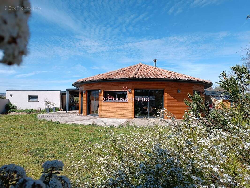 Autre à CHATEAUNEUF-SUR-ISERE