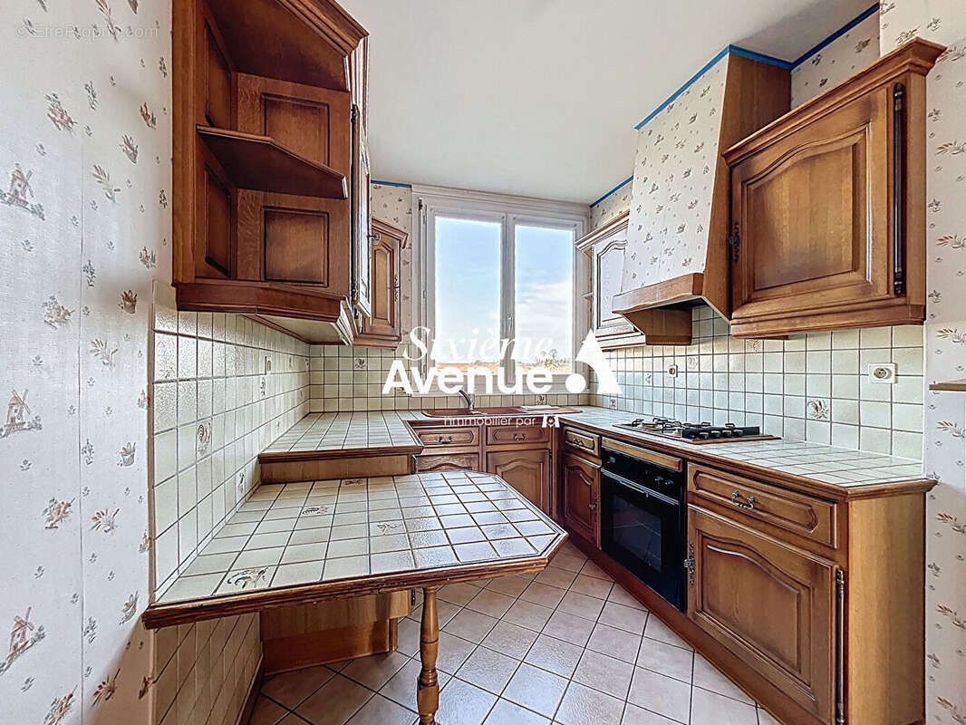 Appartement à DECINES-CHARPIEU