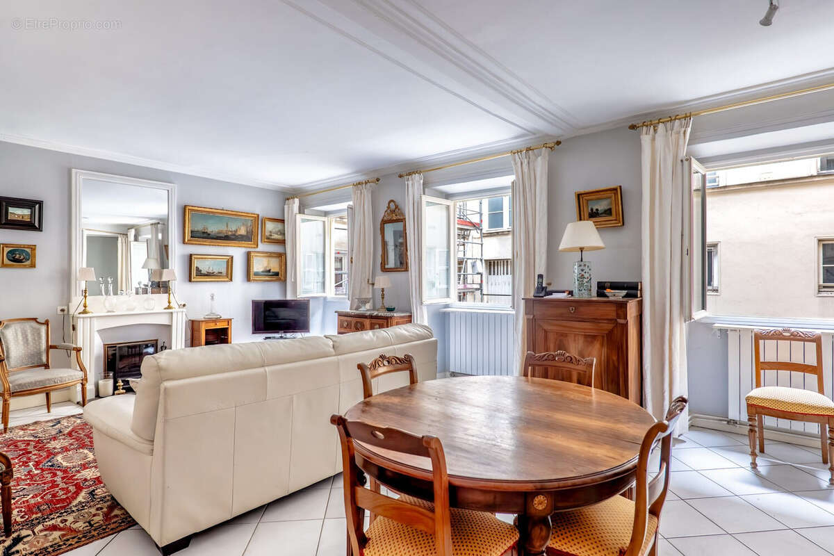 Appartement 61 m² à Paris-1e  - photo 5