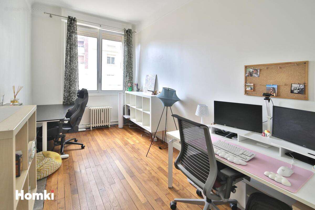 Appartement à LA GARENNE-COLOMBES