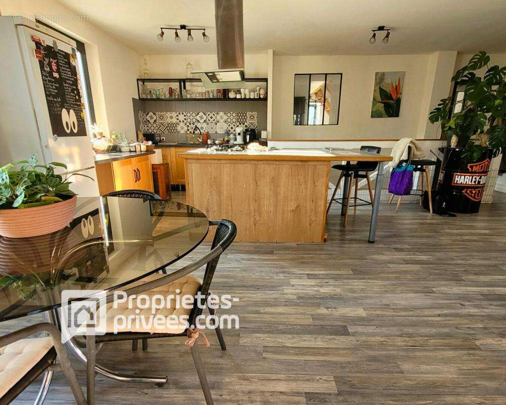 Maison à SAINT-PAUL-LE-JEUNE