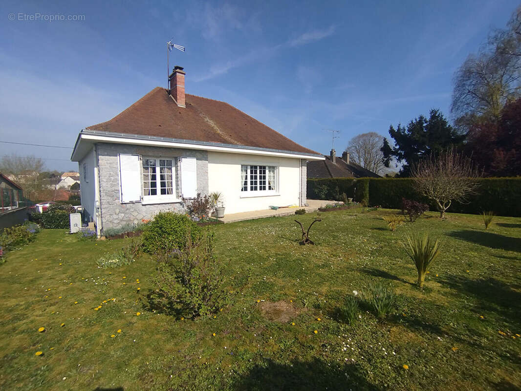 Maison à SAINT-CALAIS