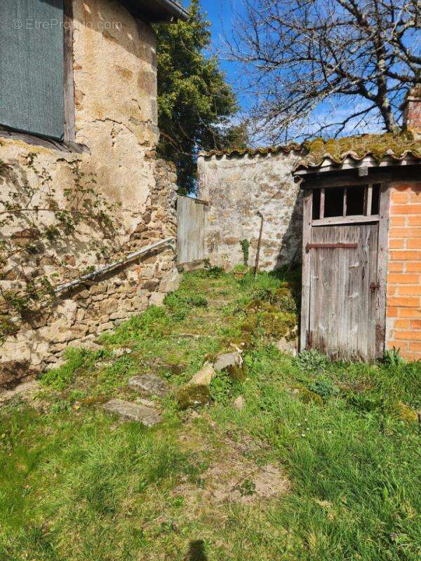 Maison à BRILLAC